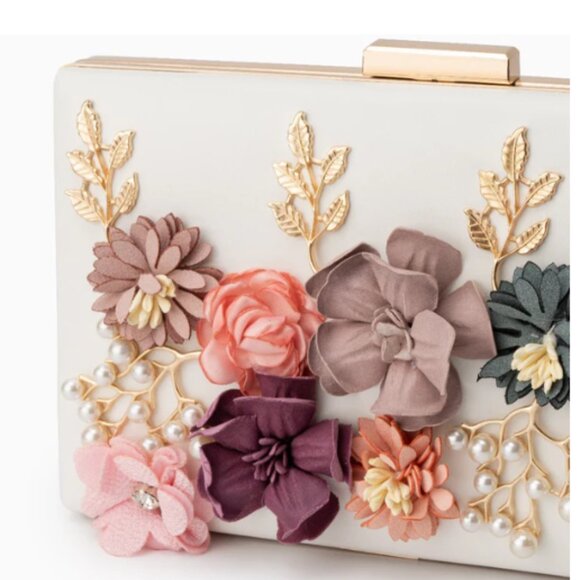 Juliet Flower Clutch Bag - Picture 6 of 9